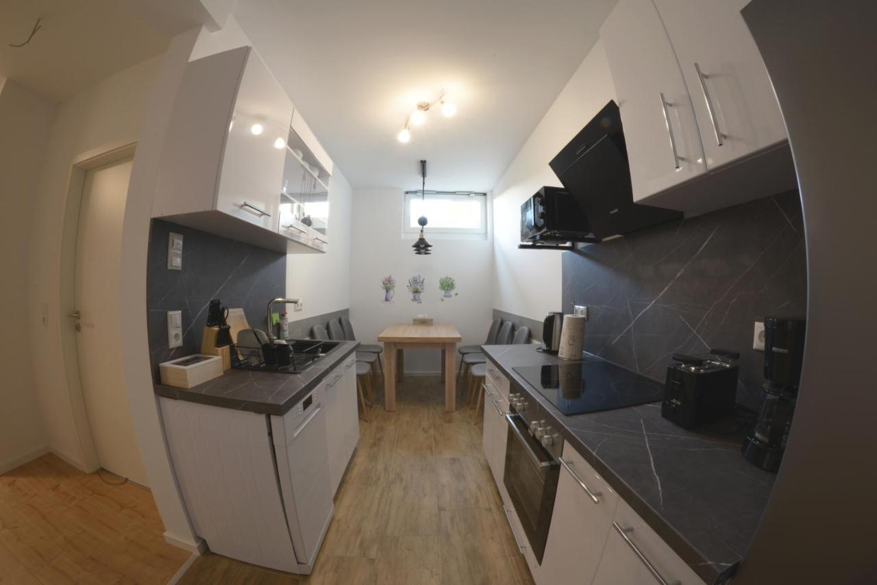 Schoene Ferienwohnung 78M2, 3 Schlafzimmer, 2 Baeder, Zentrumnah, 1Og Erfurt Ngoại thất bức ảnh