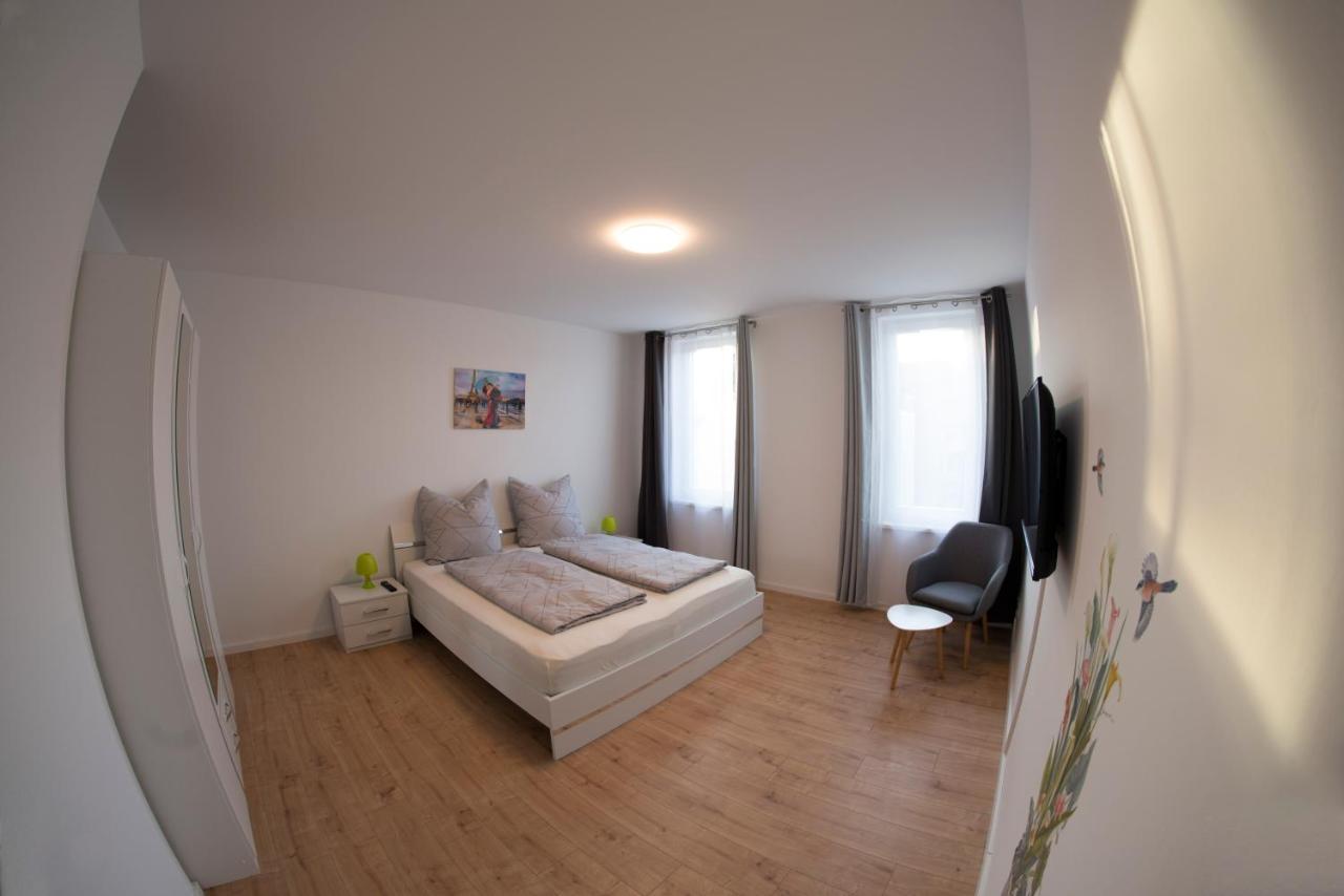 Schoene Ferienwohnung 78M2, 3 Schlafzimmer, 2 Baeder, Zentrumnah, 1Og Erfurt Ngoại thất bức ảnh