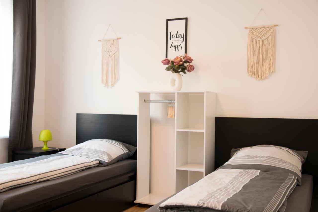 Schoene Ferienwohnung 78M2, 3 Schlafzimmer, 2 Baeder, Zentrumnah, 1Og Erfurt Ngoại thất bức ảnh