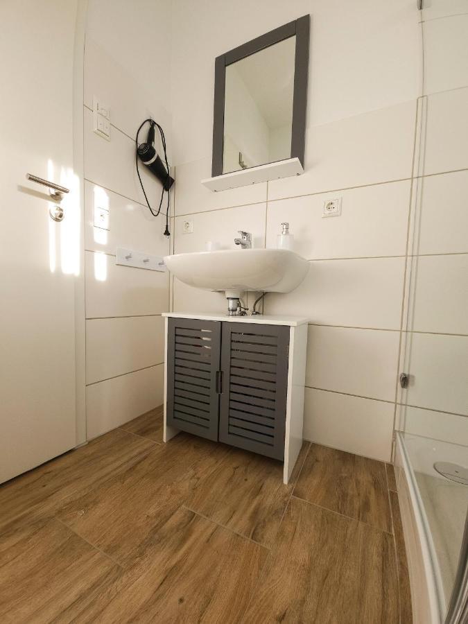 Schoene Ferienwohnung 78M2, 3 Schlafzimmer, 2 Baeder, Zentrumnah, 1Og Erfurt Ngoại thất bức ảnh