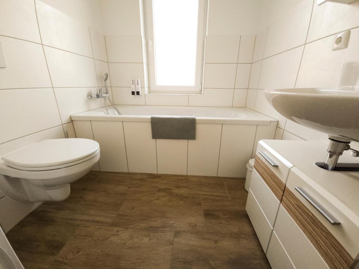 Schoene Ferienwohnung 78M2, 3 Schlafzimmer, 2 Baeder, Zentrumnah, 1Og Erfurt Ngoại thất bức ảnh